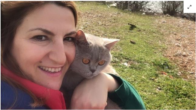 Kedisi Sayesinde Meme Kanserini Erken Fark Etti