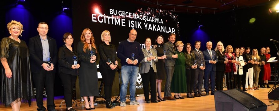 Barbaros’un Şarkılarıyla Renklendi: Yeküv Vakfı 33. Yılını Coşkuyla Kutladı