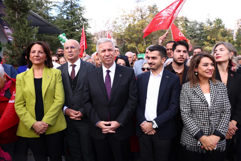 “BELEDİYE BAŞKANININ GÖREVİ KENTTE YAŞAYANLARI MUTLU ETMEK”