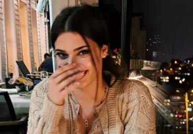 Aşk Dolu Poz: Derin Talu ve Sevgilisinden Yeni Kare