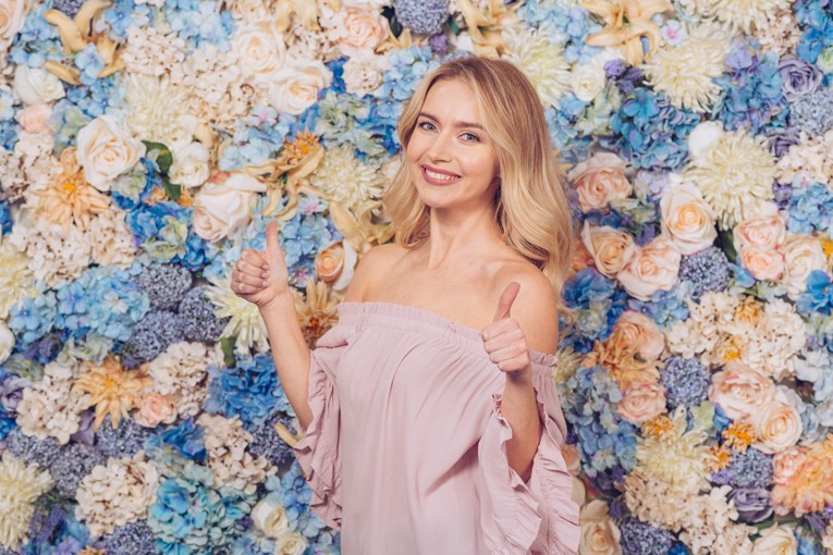 Etkileyici Bakışların Sırrı: Doğru Maskara ve Far Seçimi