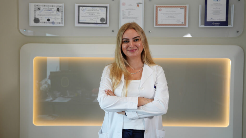 Genellikle erkeklerde görülüyor! Küme baş ağrısı hastaları ”Kafamı duvara vurmak istiyorum” diyor!