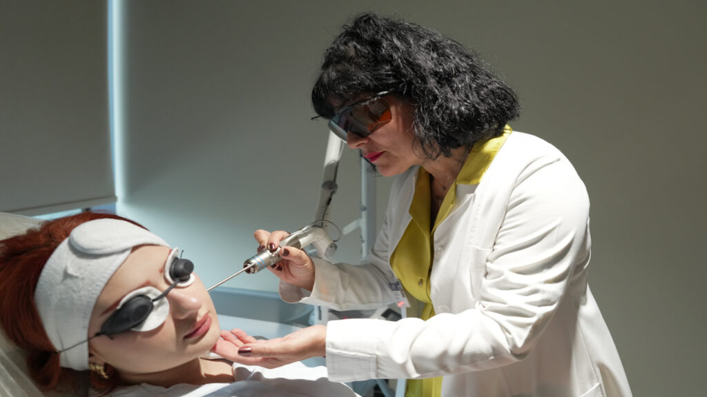 Sonbahar cilt yenilenmesi için en uygun zaman! Cildinizdeki yaz yorgunluğunu sonbaharda atın