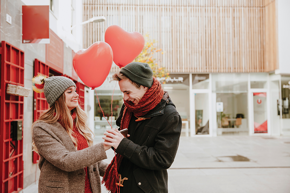 PARTNERİNİZLE AYNI SEVGİ DİLİNİ Mİ KONUŞUYORSUNUZ?