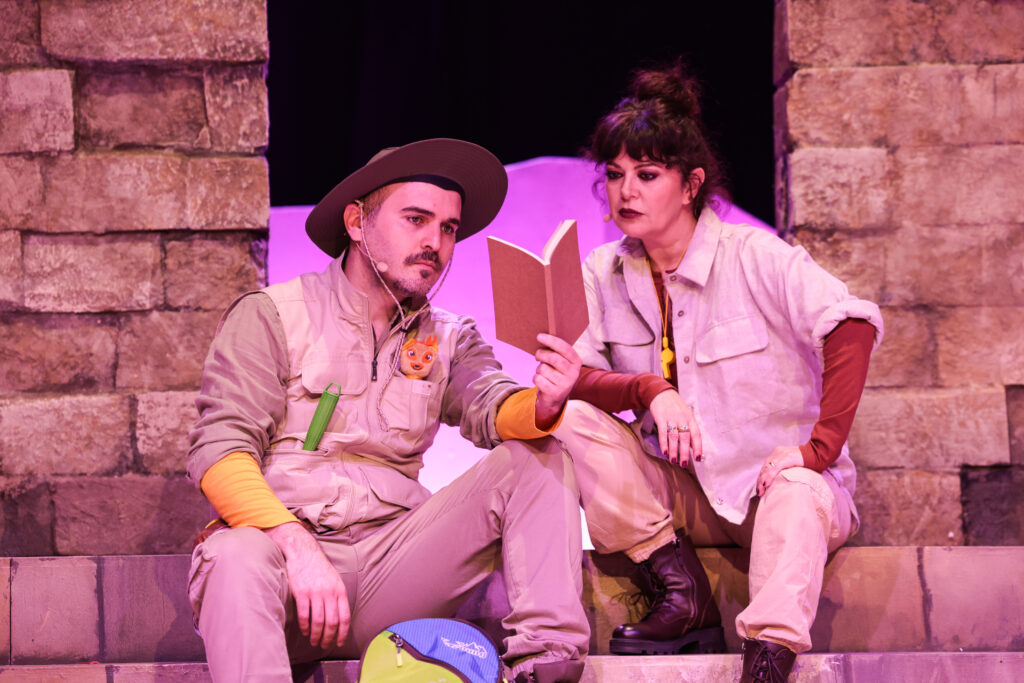 “Pat Pat Patara” Son İki Oyunuyla Sahnede