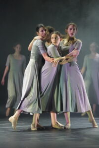 “KADIN” Dans Performansı Son Kez Sahnede: Şiddete Karşı Sanatın Gücü