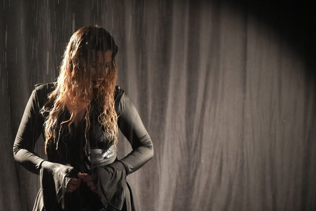 RUZENN’DEN İLK SİNGLE”KÜLLERİMDEN”